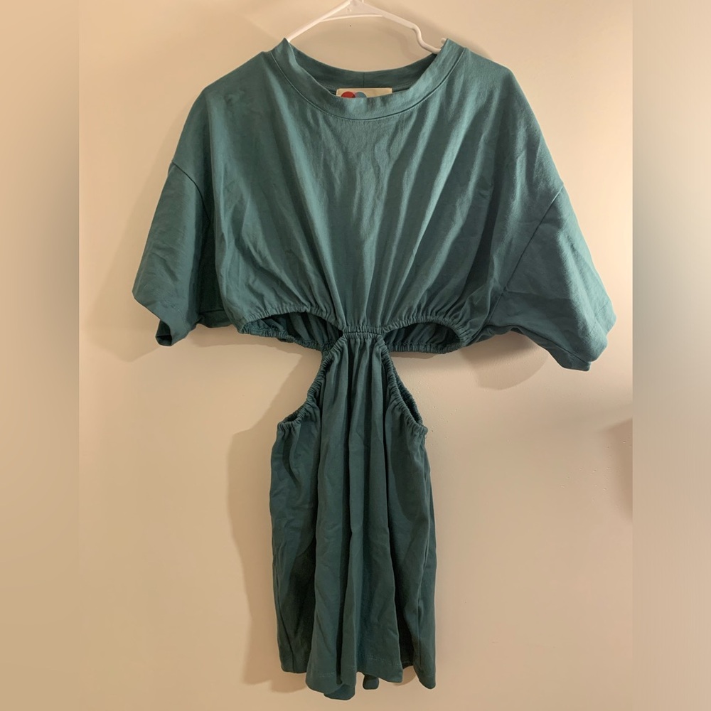 Free People “Dandelion Mini” peekaboo hips Medium
